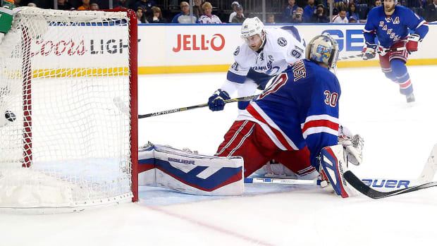 stamkos-lightning-lundqvist-goal-rangers-game5.jpg